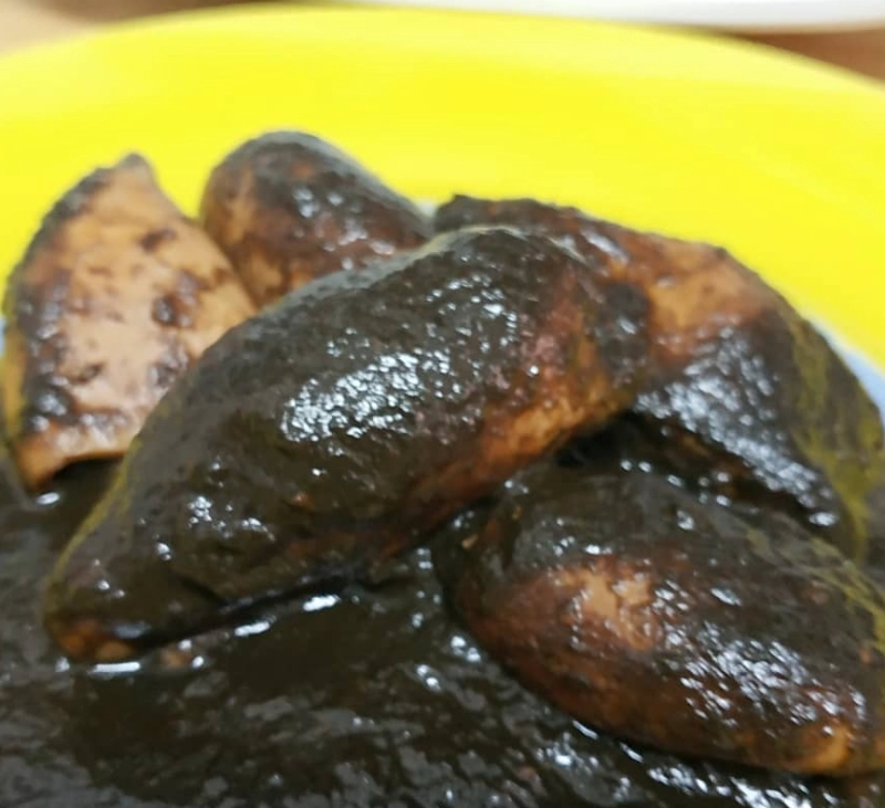 Calamares rellenos en su tinta