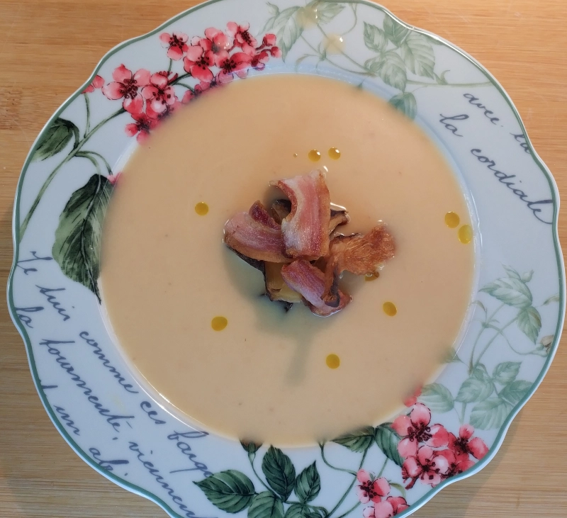 Crema de melocotón con setas shiitake