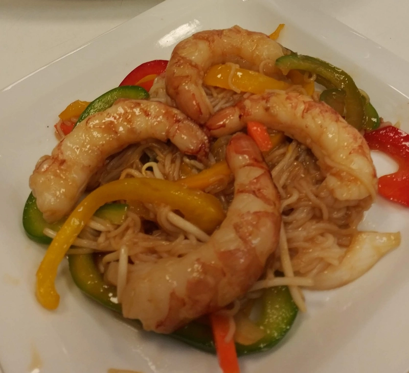 Noodles de arroz con salsa orienta sin gluten