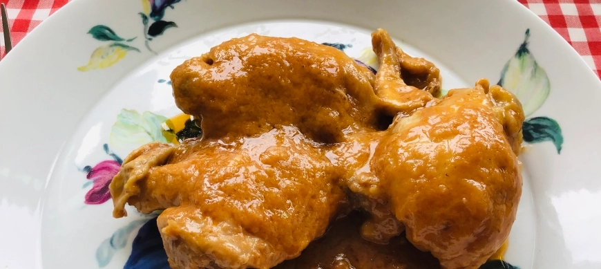 Pollo guisado a la catalana