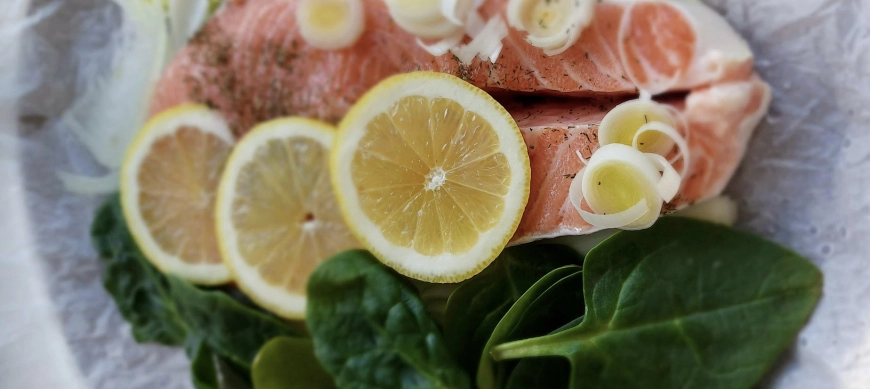 Salmón en papillote con verduras