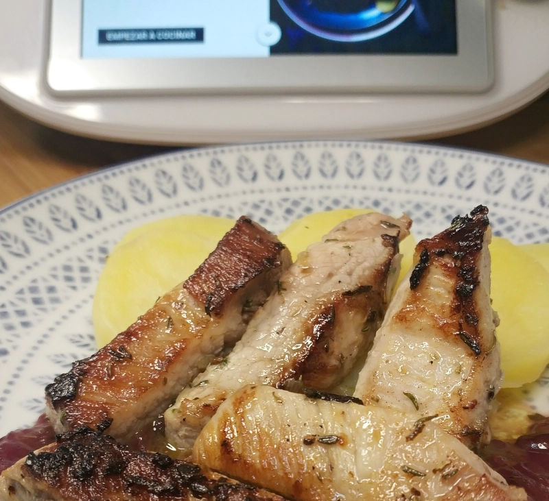 Secreto ibérico con salsa de frutos rojos con Thermomix®