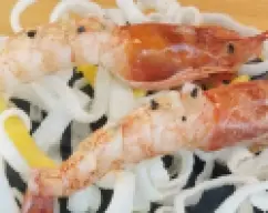 Step <p>Coloque el cubrecuchillas en el vaso ( si no tienes cubre cuchillas puedes hacerlo con el cestillo). Ponga en el vaso 1600 g el agua y 30 g de zumo de limón e inicie </p><p> Tm6 hervidor /70°C. </p><p> Tm5 y tm31 9 min/ 70°/vel 1</p> illustration