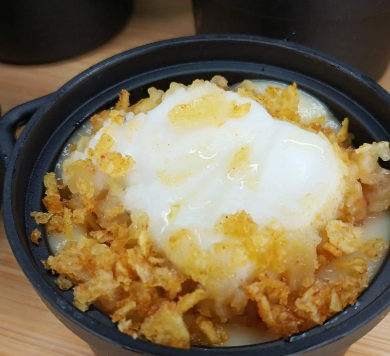 Crema de puerro con merluza a la gallega