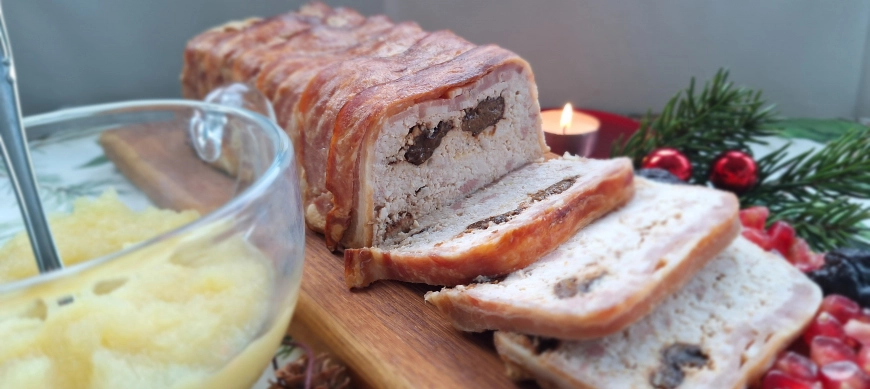 Fiambre de pechuga de pavo con foie y compota de manzana