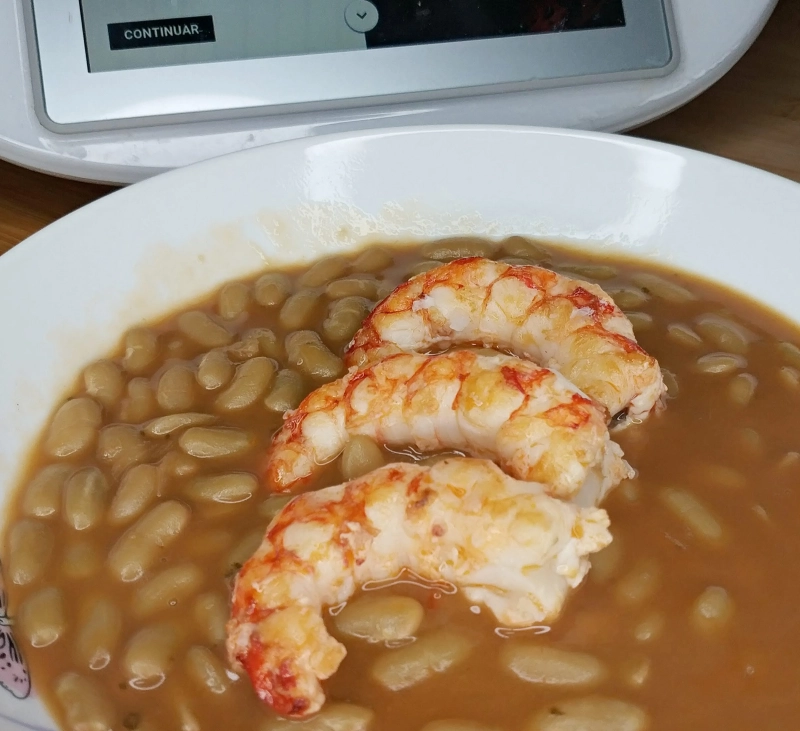 Alubias verdinas con gambones en cocción lenta con el nuevo Thermomix® tm6