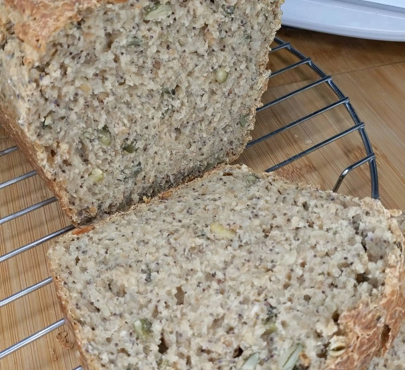 Pan de semillas con masa madre fácil con Thermomix®