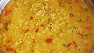 Arroz amarillo con pollo